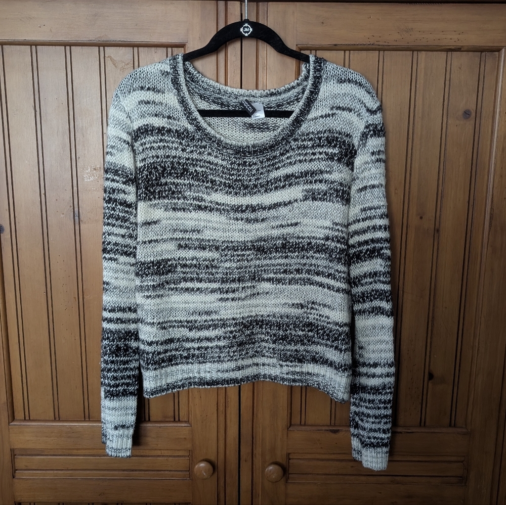 H&M Women's cropped knit Sweater